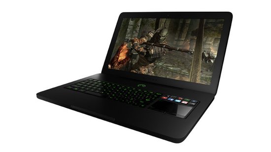 雷蛇17寸游戏本Blade Pro上手 液晶触摸板出色