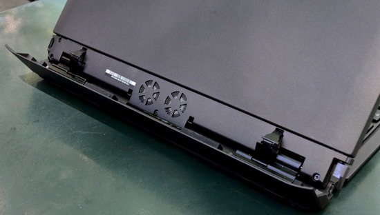 ThinkPad Helix变形平板评测：性能强大做工欠精细