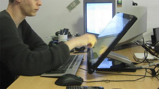 评戴尔触摸显示器S2340T 设计出色响应速度较慢