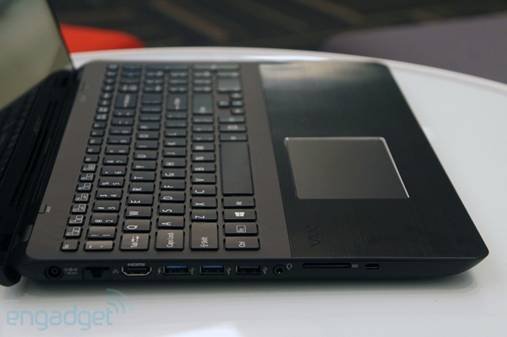 索尼Fit 15新本评测 配1080p屏幕支持NFC