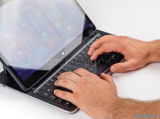 3200&times;1800超清屏配Win8.1+安卓 三星ATIV Q评测